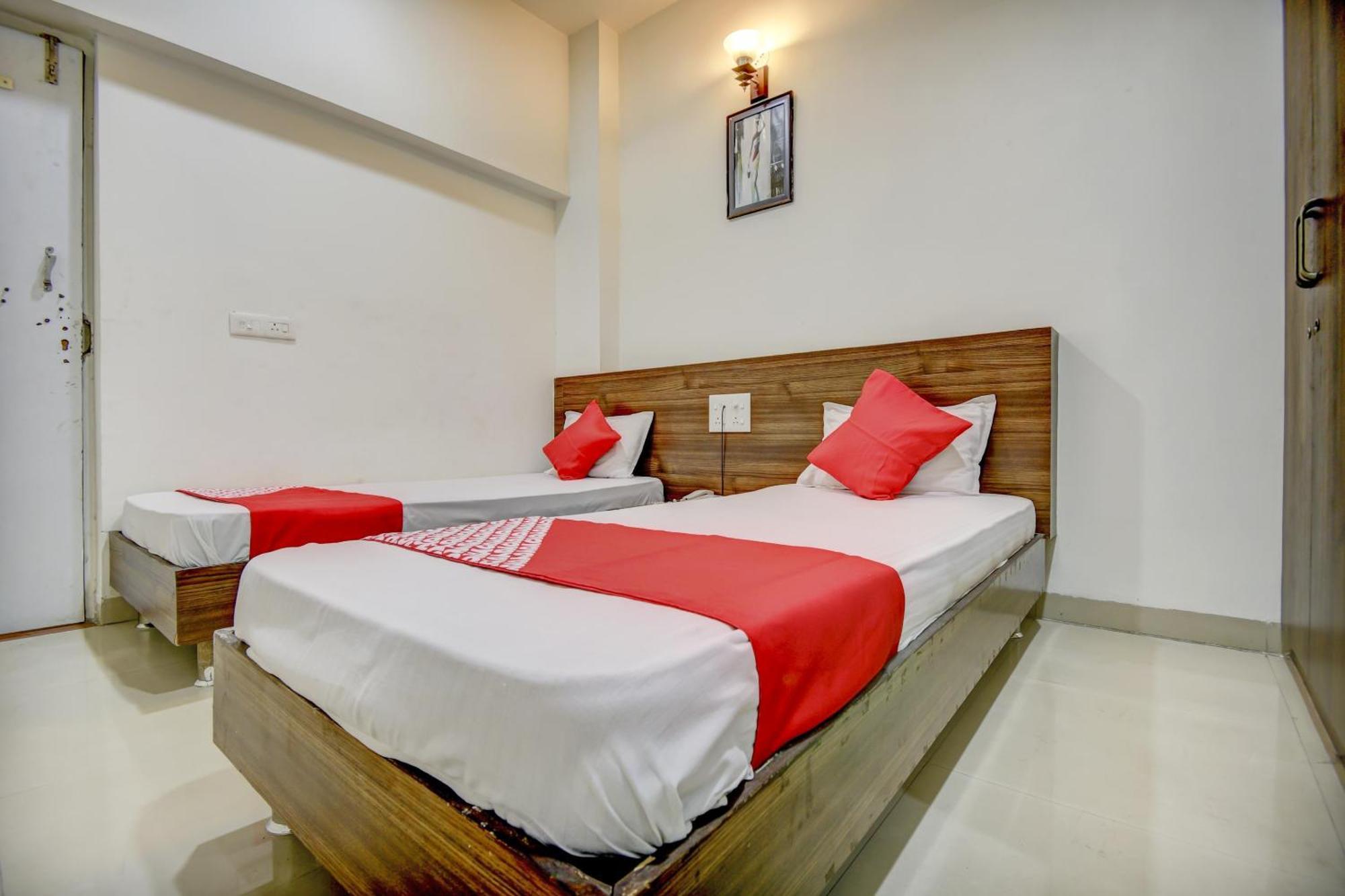 Hotel O Plus Corporate One Khapa  Exterior photo